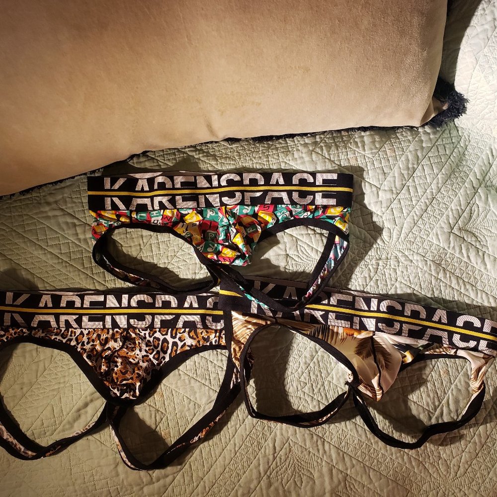 5 KARENSPACE Jocks Tropical Theme